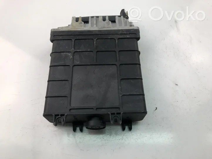 Volkswagen PASSAT B3 Unité de commande, module ECU de moteur 357907311A