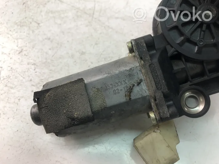 Volvo XC90 Moteur de lève-vitre de porte avant 101353XXX