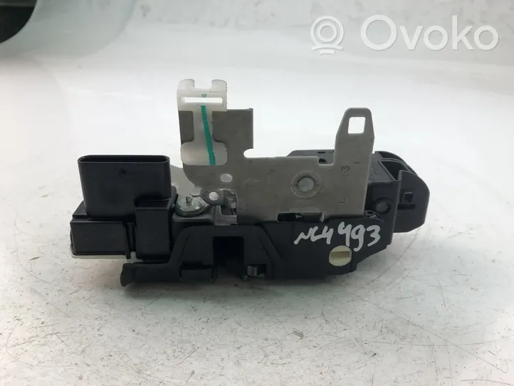 Volvo XC40 Serratura portiera anteriore 32131410