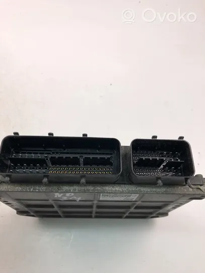 Toyota Verso-S Centralina/modulo motore ECU 896610F141