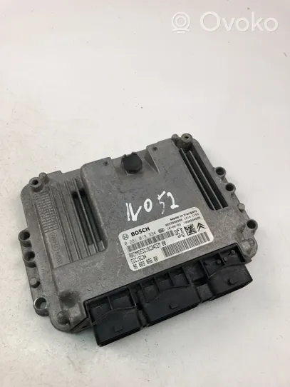 Peugeot 3008 I Motorsteuergerät ECU 9666986680