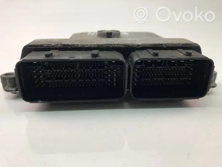 Peugeot 3008 II Unité de commande, module ECU de moteur 9823238580