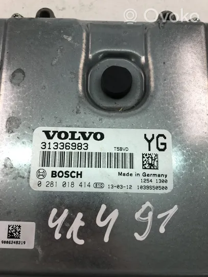 Volvo S60 Komputer / Sterownik ECU silnika 31336983