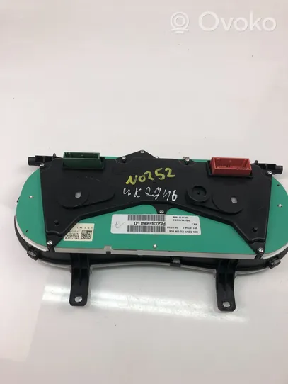 Volkswagen Cross Polo Speedometer (instrument cluster) P8200459068D