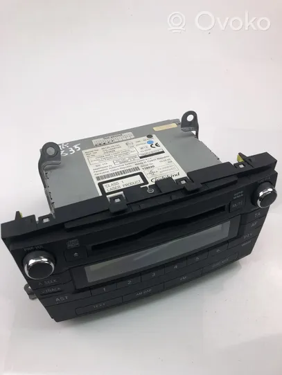 Toyota Avensis T270 Panel / Radioodtwarzacz CD/DVD/GPS 8612005150