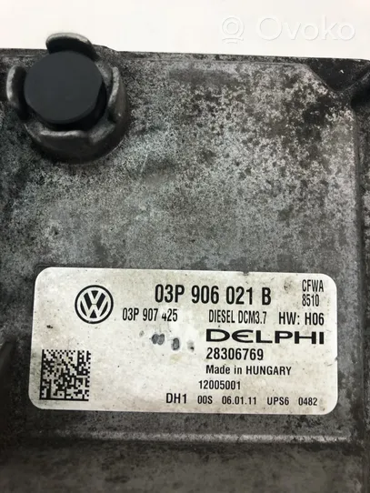 Volkswagen Polo V 6R Moottorin ohjainlaite/moduuli (käytetyt) 03P906021B