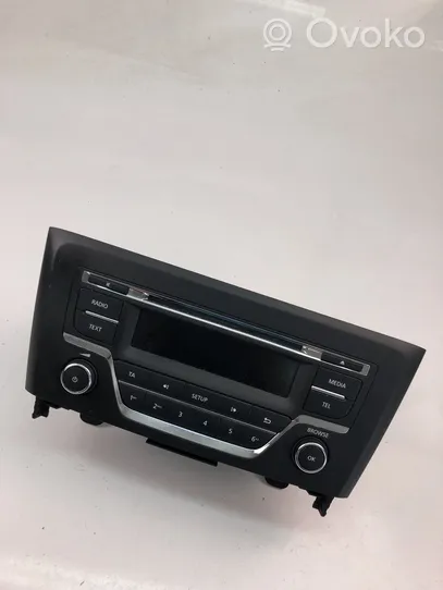 Renault Kadjar Radio/CD/DVD/GPS-pääyksikkö 281153898R