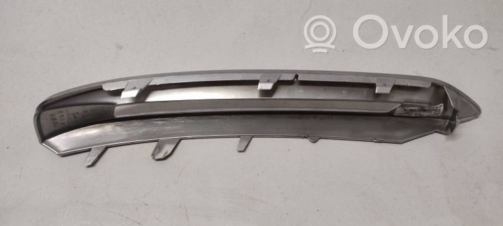 Mercedes-Benz GL X166 Rivestimento del pannello parte angolare del paraurti anteriore A1668851574