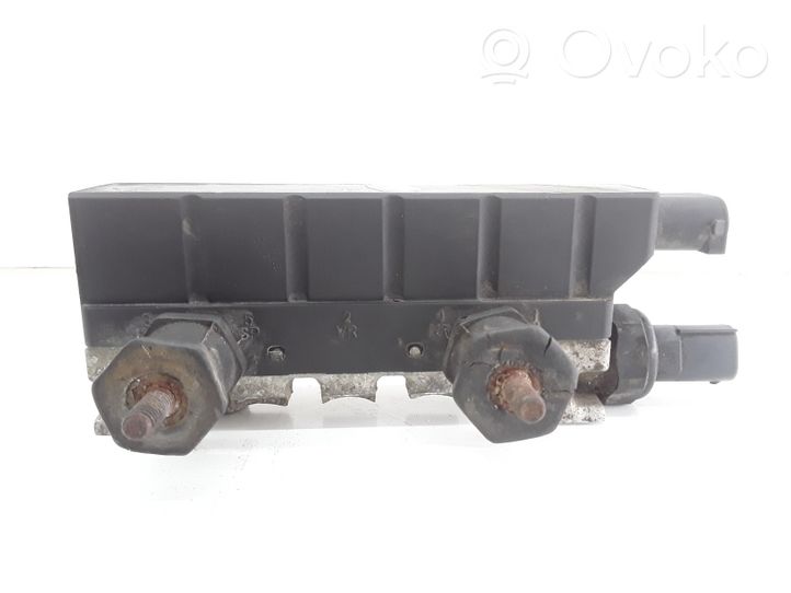 Mercedes-Benz S W220 Air suspension valve block A2203200258