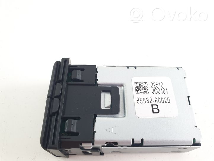 Toyota RAV 4 (XA50) Connecteur/prise USB 8553260020