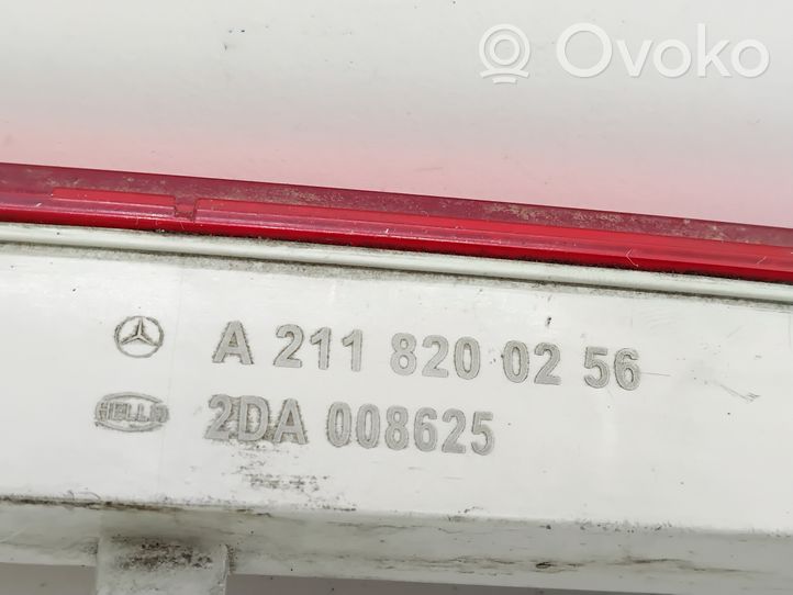 Mercedes-Benz E W211 Luce d’arresto centrale/supplementare A2118200256