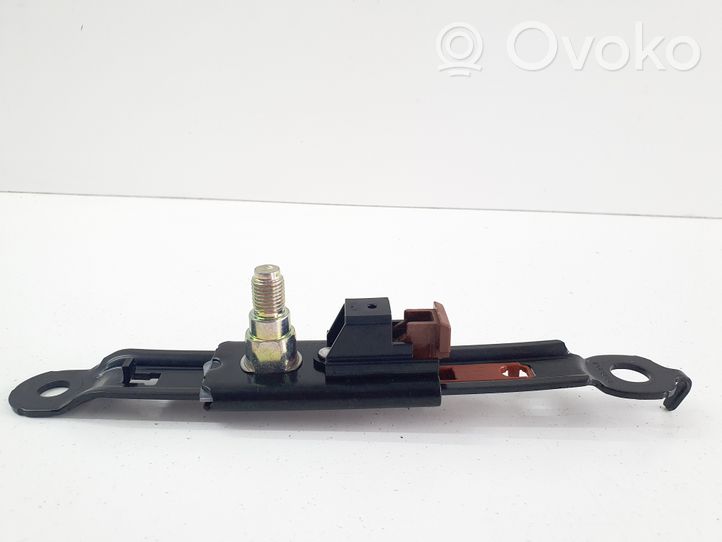 Toyota RAV 4 (XA50) Rail de réglage hauteur de ceinture de sécurité E563003