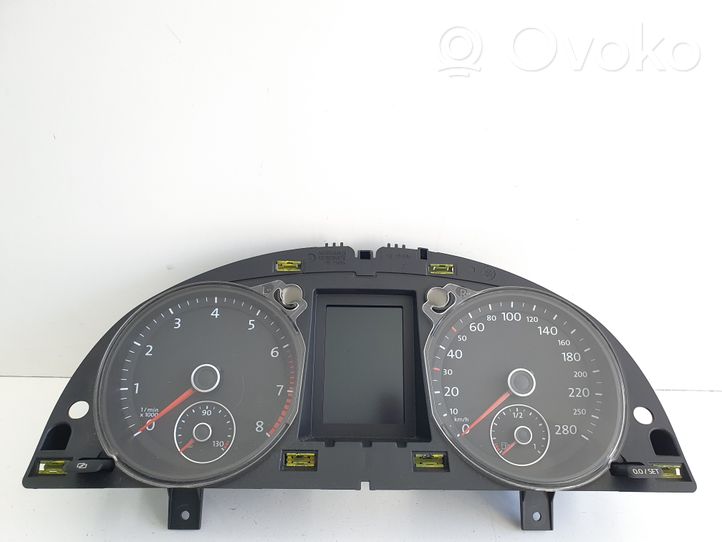 Volkswagen PASSAT CC Speedometer (instrument cluster) 3C8920870