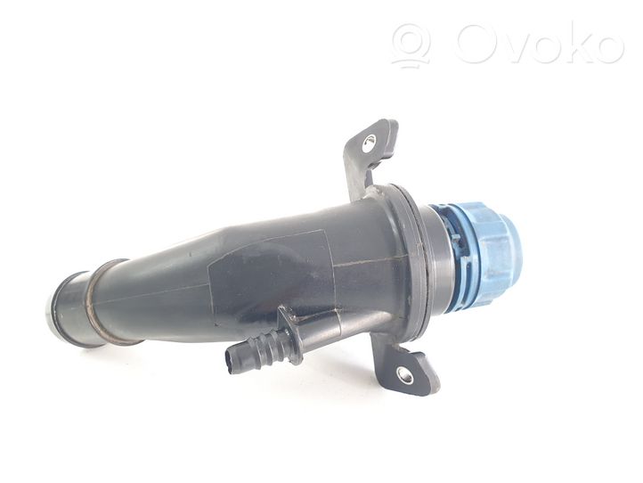 Mercedes-Benz Vito Viano W447 Tubo di riempimento del liquido AdBlue A4474700426