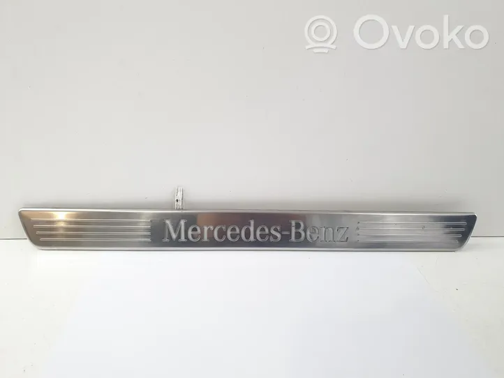 Mercedes-Benz CLA C117 X117 W117 Etuoven kynnyksen suojalista A2466805300