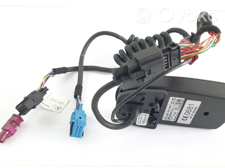 Mercedes-Benz E W211 Bluetoothin ohjainlaite/moduuli A2038201311