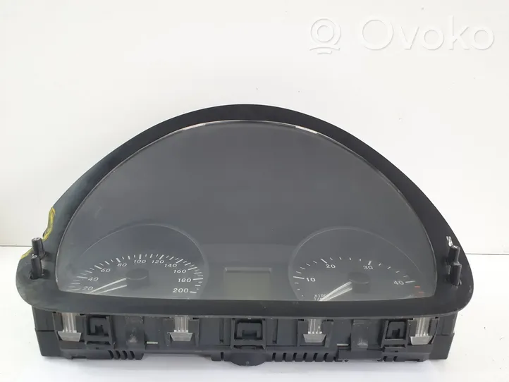 Mercedes-Benz Vito Viano W639 Tachimetro (quadro strumenti) A6394464321