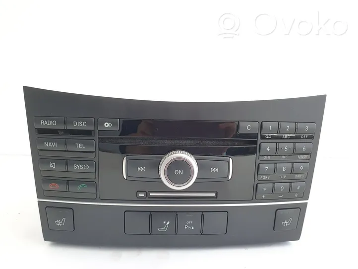 Mercedes-Benz E W212 Radija/ CD/DVD grotuvas/ navigacija A2129008409