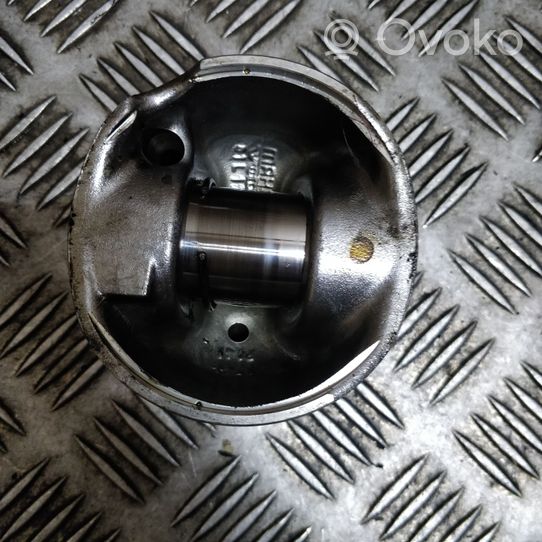 Volvo XC90 Piston 