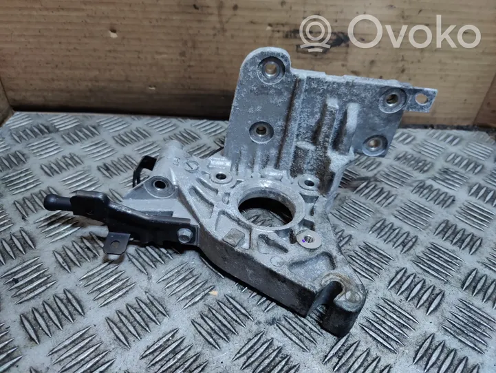 Hyundai i30 Engine mounting bracket 180620B745