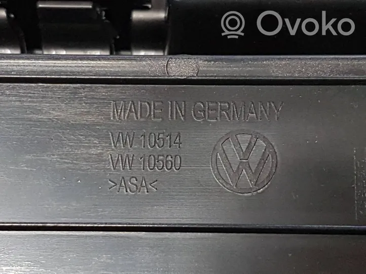 Volkswagen Touareg III Grotelės viršutinės 760853696