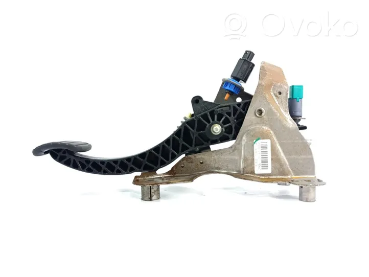 Renault Megane III Clutch pedal 465030037R