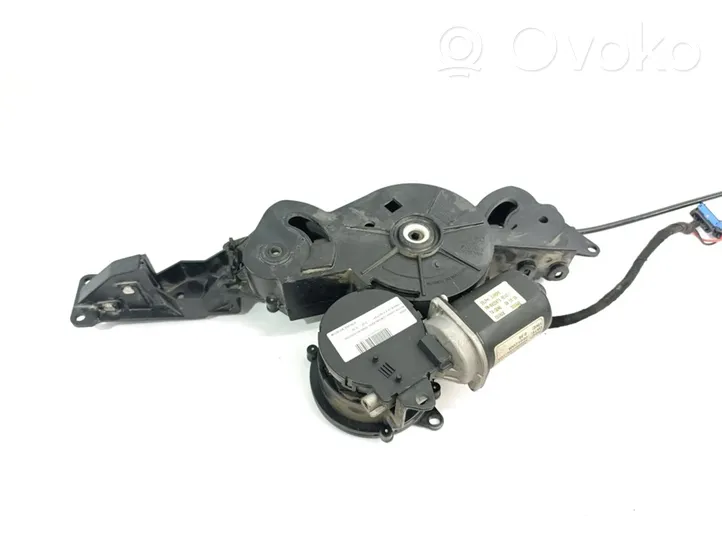 Citroen C8 Moteur de centralisation serrure de porte arrière 16835853