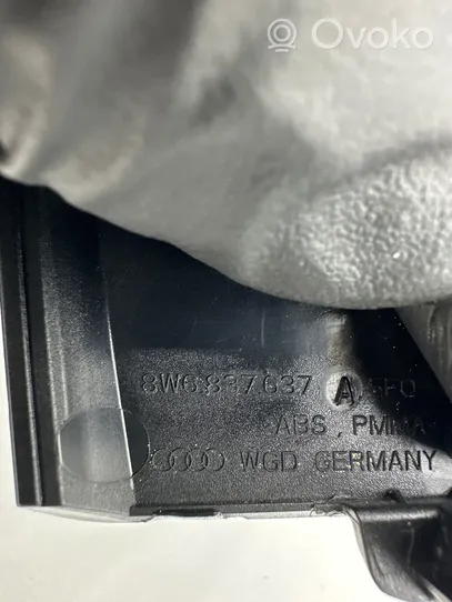 Audi A5 Spoguļa plastmasas dekoratīvā apdare 8W6837637A