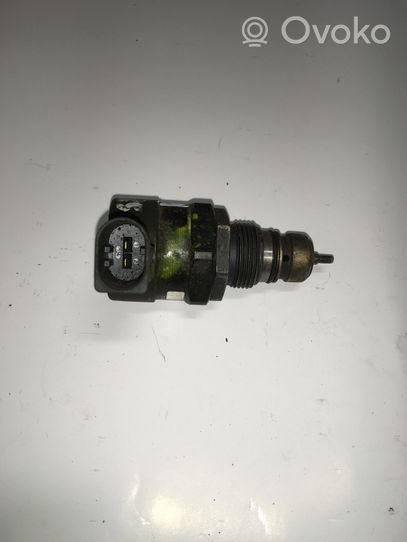 Mercedes-Benz Sprinter W901 W902 W903 W904 Regulator ciśnienia paliwa A6420780149