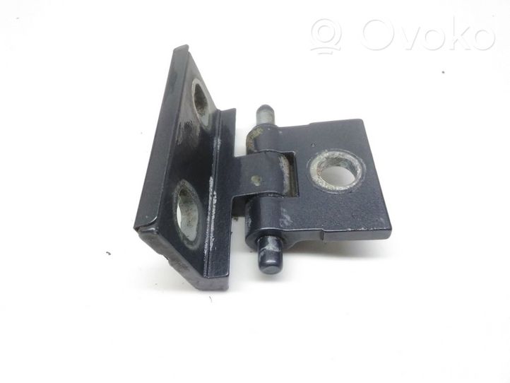 Volvo V70 Front door lower hinge 