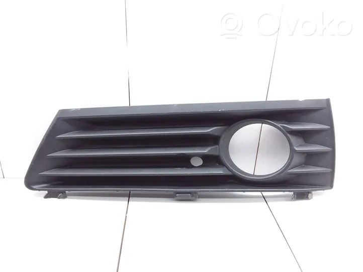 Opel Zafira B Front bumper lower grill 13124989