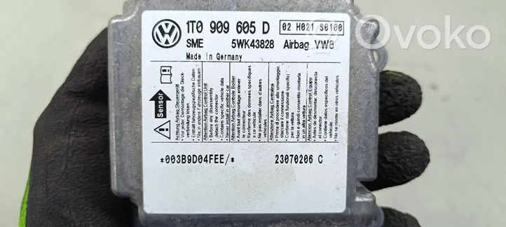 Volkswagen Touran I Airbag control unit/module 1T0909605D