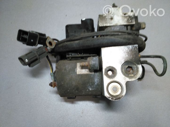 Mitsubishi Space Runner ABS Blokas MB668871