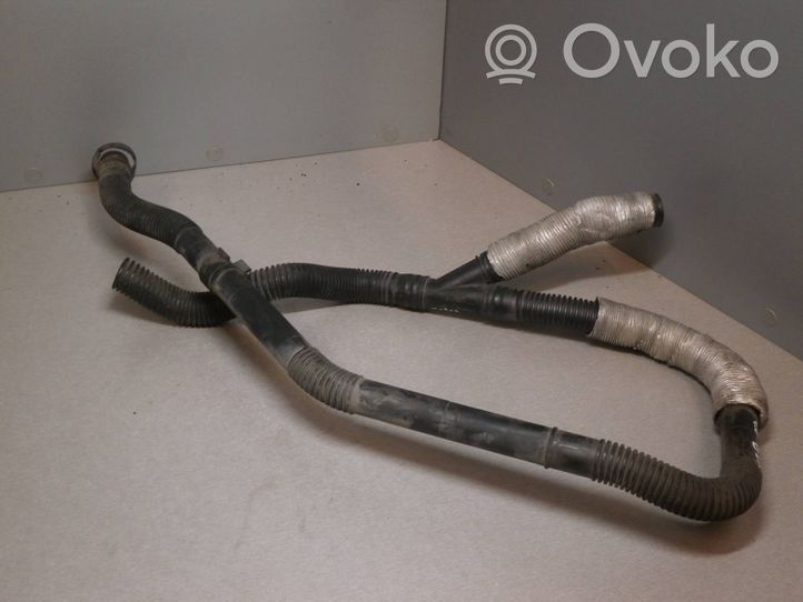 Volkswagen PASSAT B5.5 Sfiato/tubo di sfiato/tubo flessibile 3B0131149l