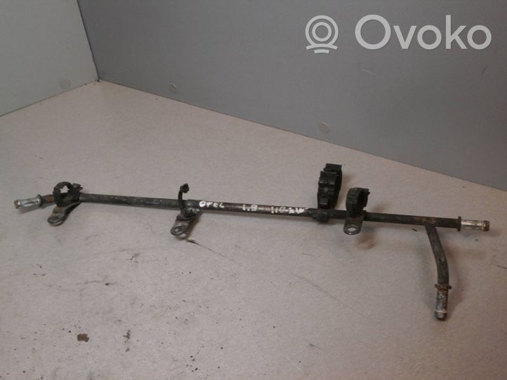 Opel Zafira B Fuel line/pipe/hose 10I6d