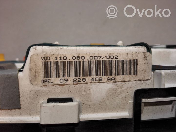 Opel Omega B2 Licznik / Prędkościomierz 09228408AA