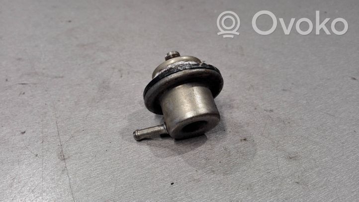 Opel Vectra B Regulator ciśnienia paliwa 90411542