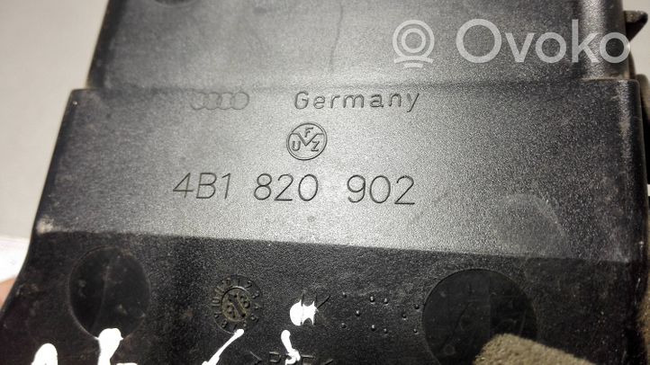 Audi A6 S6 C5 4B Kojelaudan sivutuuletussuuttimen kehys 4B1820902