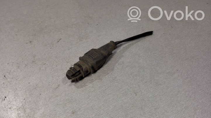 Volkswagen PASSAT B5 Sonde température extérieure 8D0820535