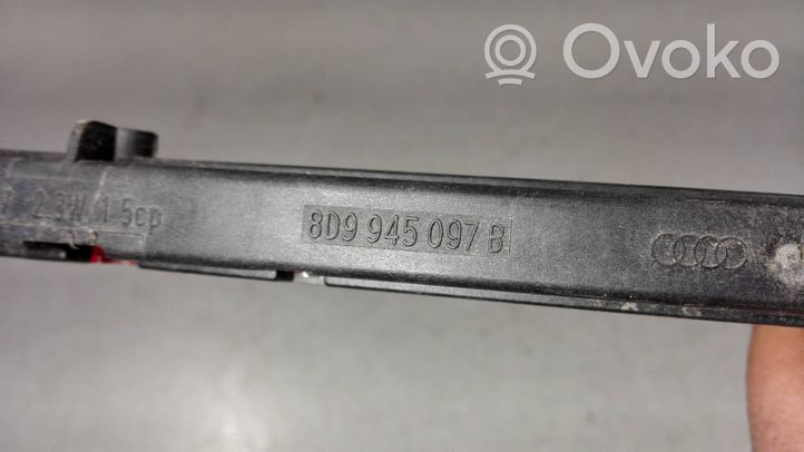 Audi A4 S4 B5 8D Luce d’arresto centrale/supplementare 8D9945097B