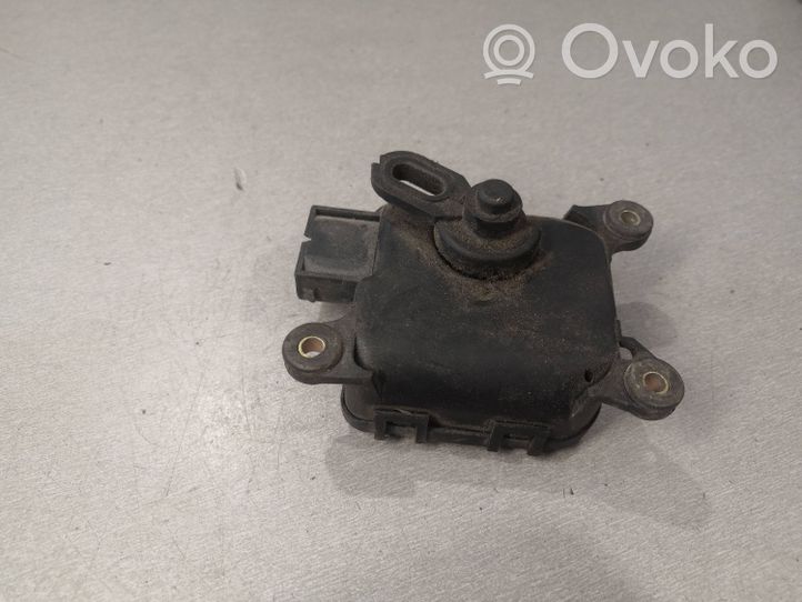 Volkswagen Golf III Moteur / actionneur de volet de climatisation 0132801111