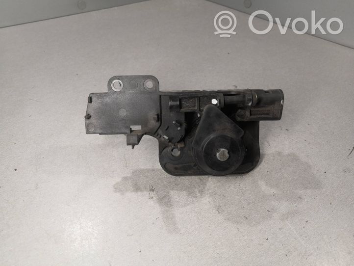 Opel Corsa C Atidarymo rankenėlė galinio dangčio (išorinė) 13168317