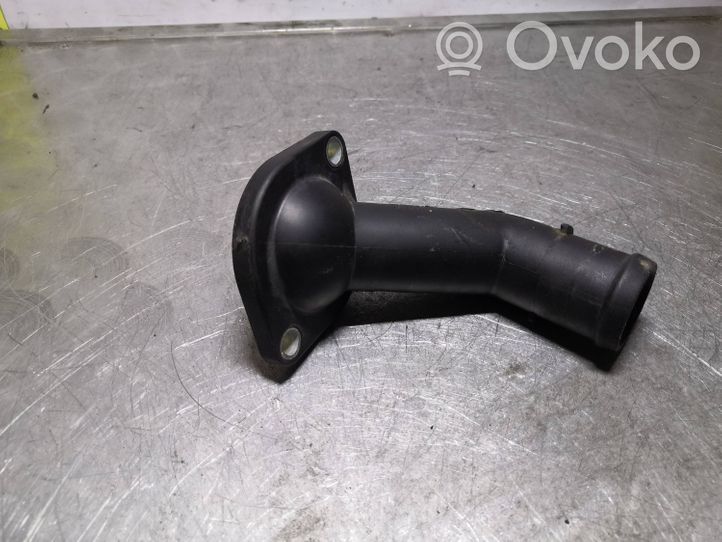 Volkswagen Golf IV Tuyau de liquide de refroidissement moteur 03L121121C