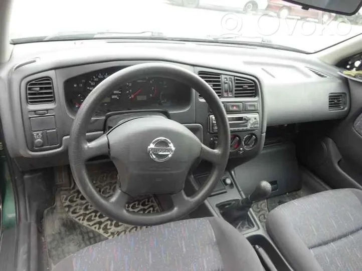 Nissan Primera Dashboard 
