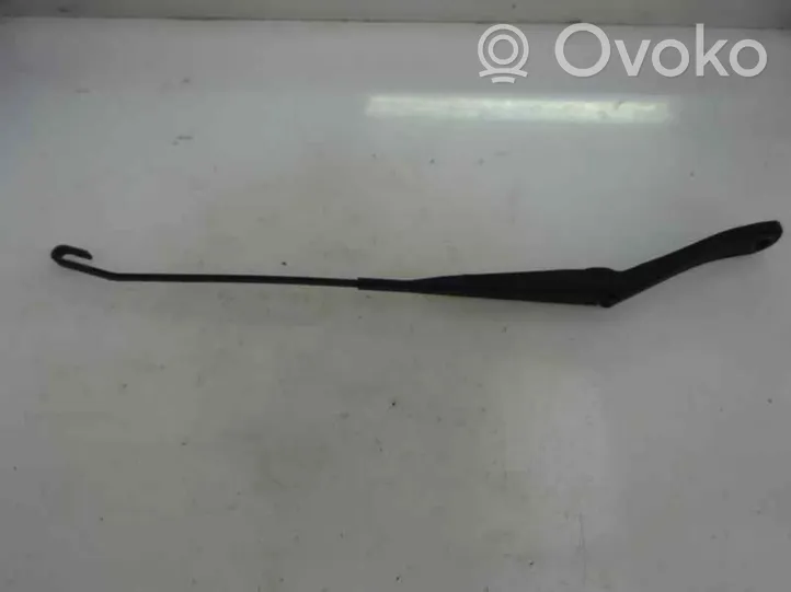 Dacia Duster Front wiper blade arm 