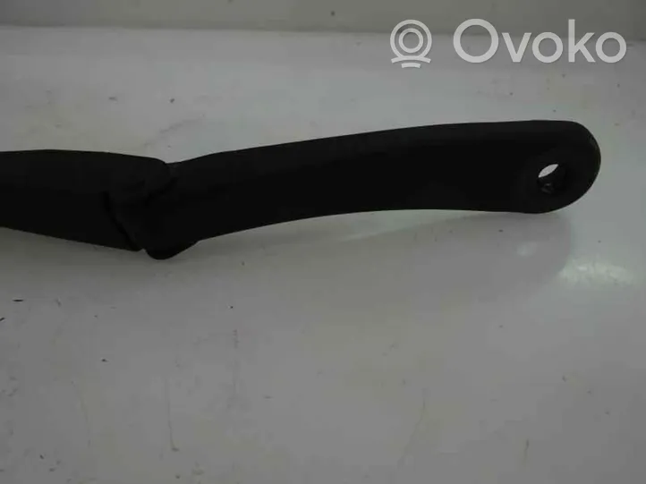 Dacia Duster Front wiper blade arm 