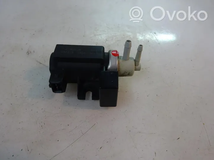 Opel Astra H Vacuum valve 