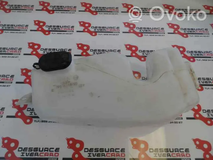 Dacia Sandero Windshield washer fluid reservoir/tank 