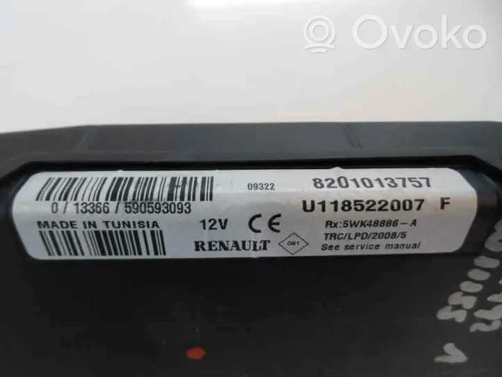 Dacia Sandero Module de fusibles 8201013757