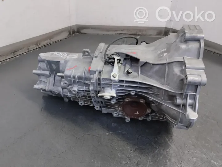 Audi A4 S4 B6 8E 8H Mechaninė 5 pavarų dėžė FEC